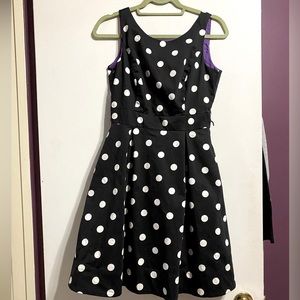 Awesome White House Black market dress size 4!